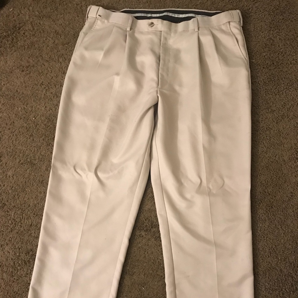 Perry Ellis Portfolio Men’s Size 40/30 Khaki Pants